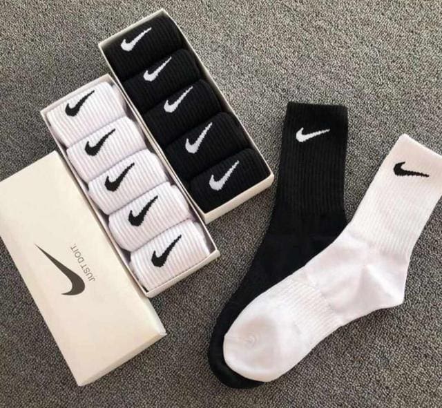 Nike Everyday Black & White Socks