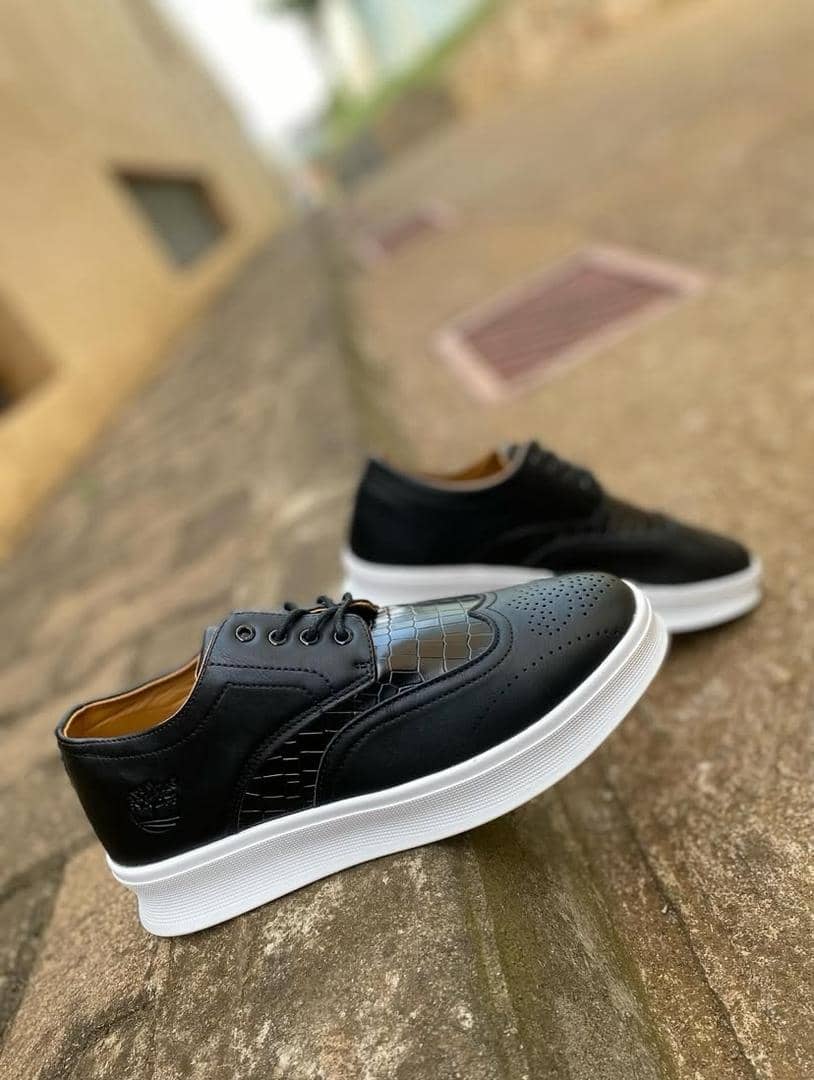 Lightweight Casual Sneakers