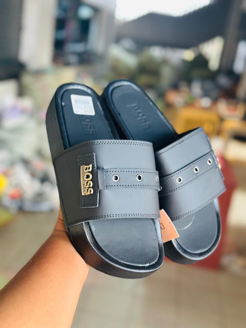 BOSS Gold-Plated Logo Men’s Slides – Matte Black