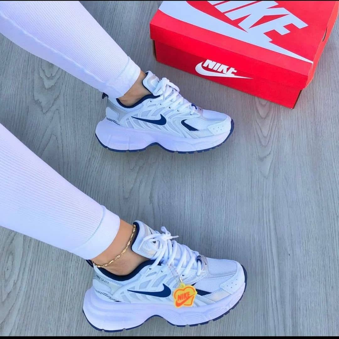 Nike V5 RNR (Runner)-White/Blue