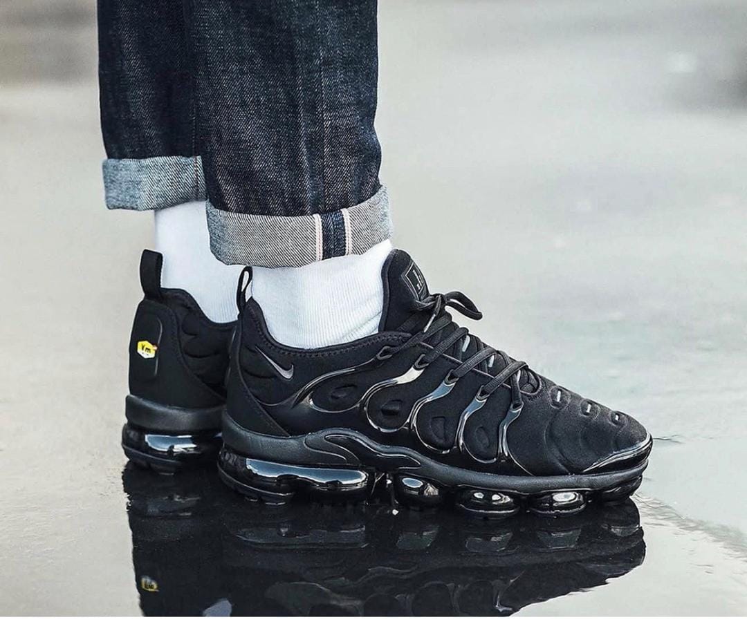 Nike Air VaporMax Plus Triple Black